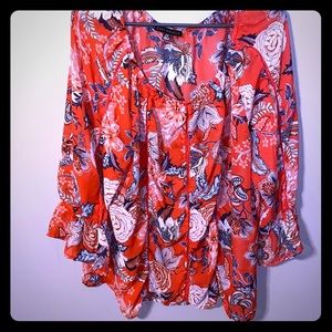 3/$20 Floral top with bell sleeves